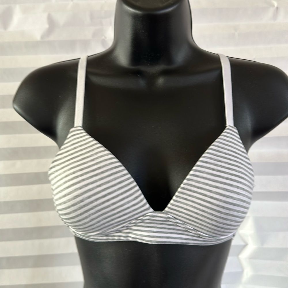 Delta Gray/White Striped Pullover Bra Adjustable Shoulder Straps Size 34A